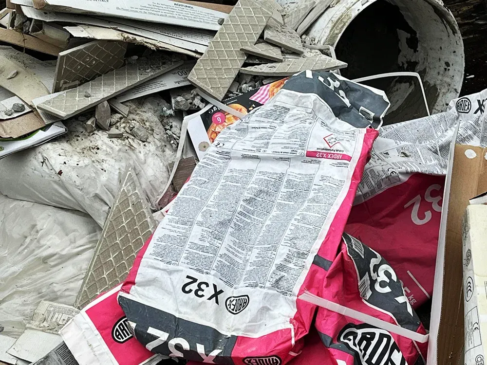 Baumischabfälle Container von der GAB und USN