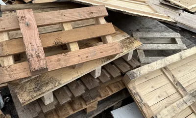 Container für Altholz 